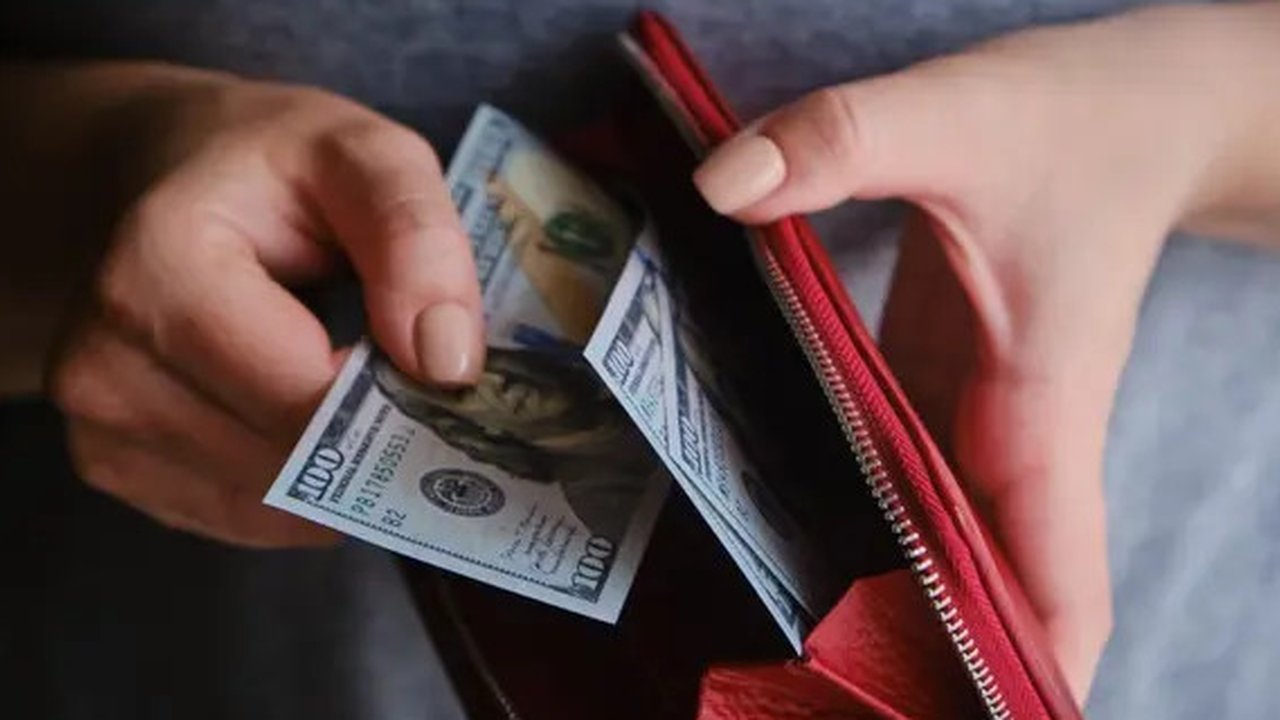 Ilustrasi Utang atau Pinjaman. Foto: Freepik