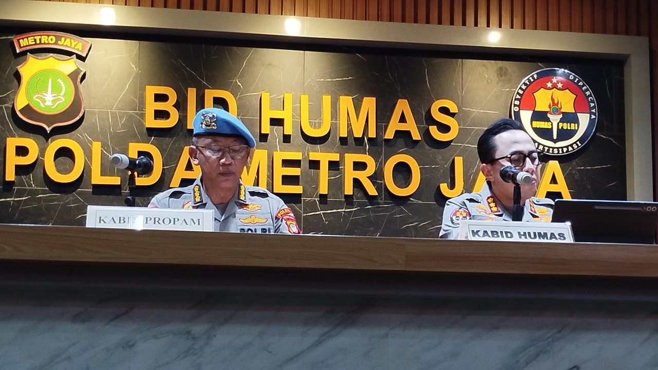 Polda Metro Jaya menggelar konferensi pers terkait dugaan kasus pemerasan oleh oknum kepolisian, AKBP Bintoro. (Liputan6.com/Ady Anugrahadi)