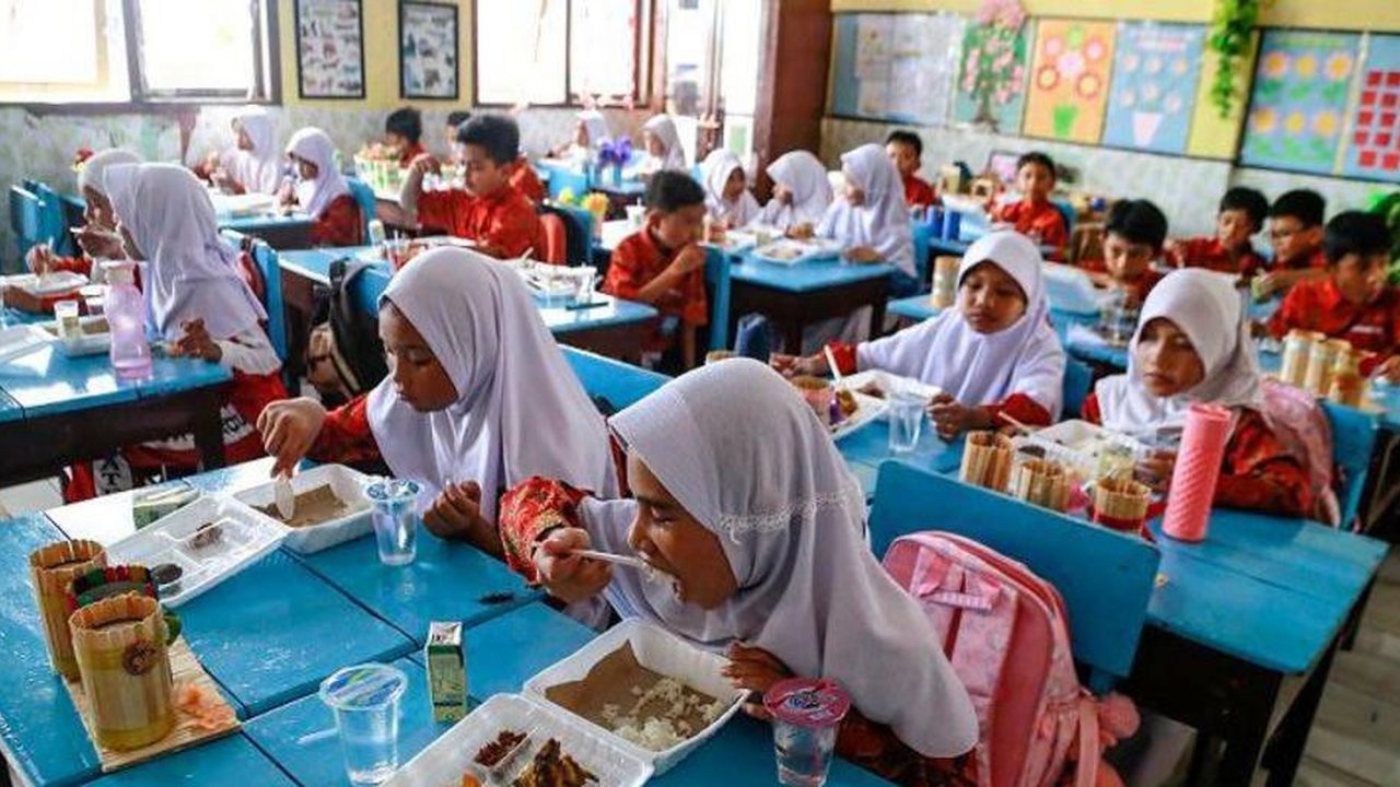 ilustrasi Program makan siang gratis (dok: Foto by AI)