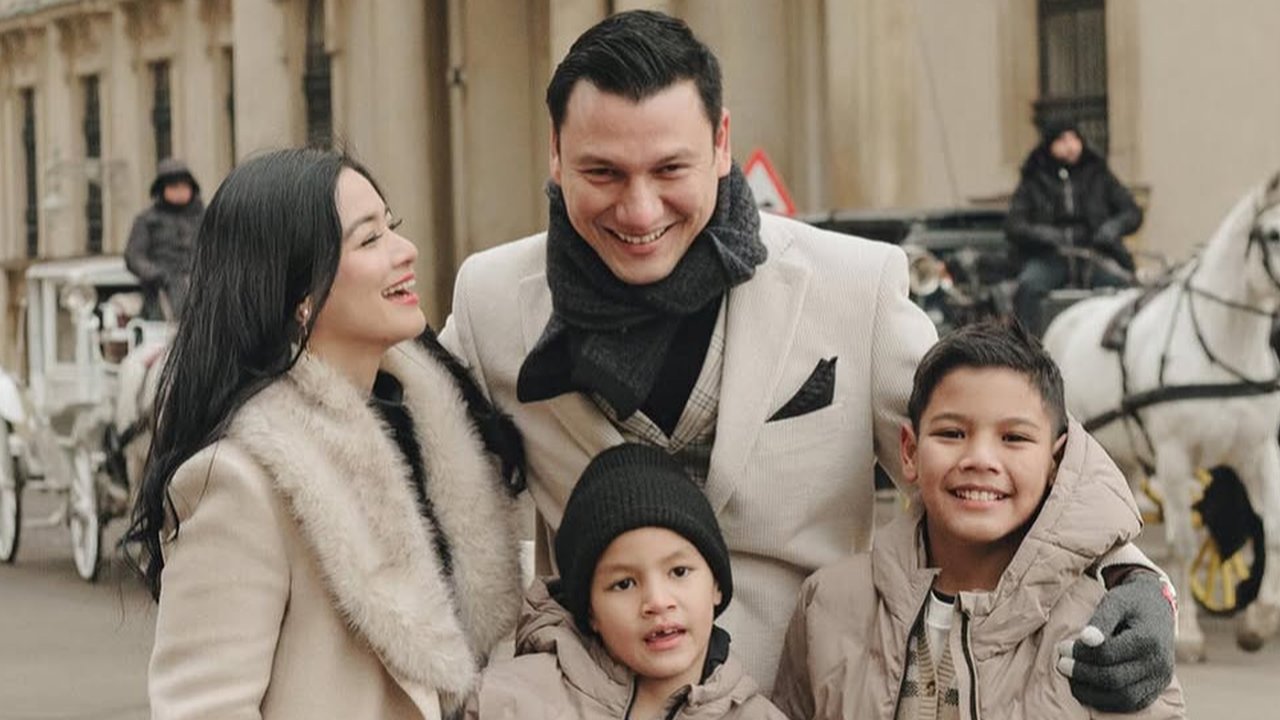 Potret Liburan Titi Kamal dan Christian Sugiono Bersama Kedua Anak, Disebut Sosok Keluarga Impian