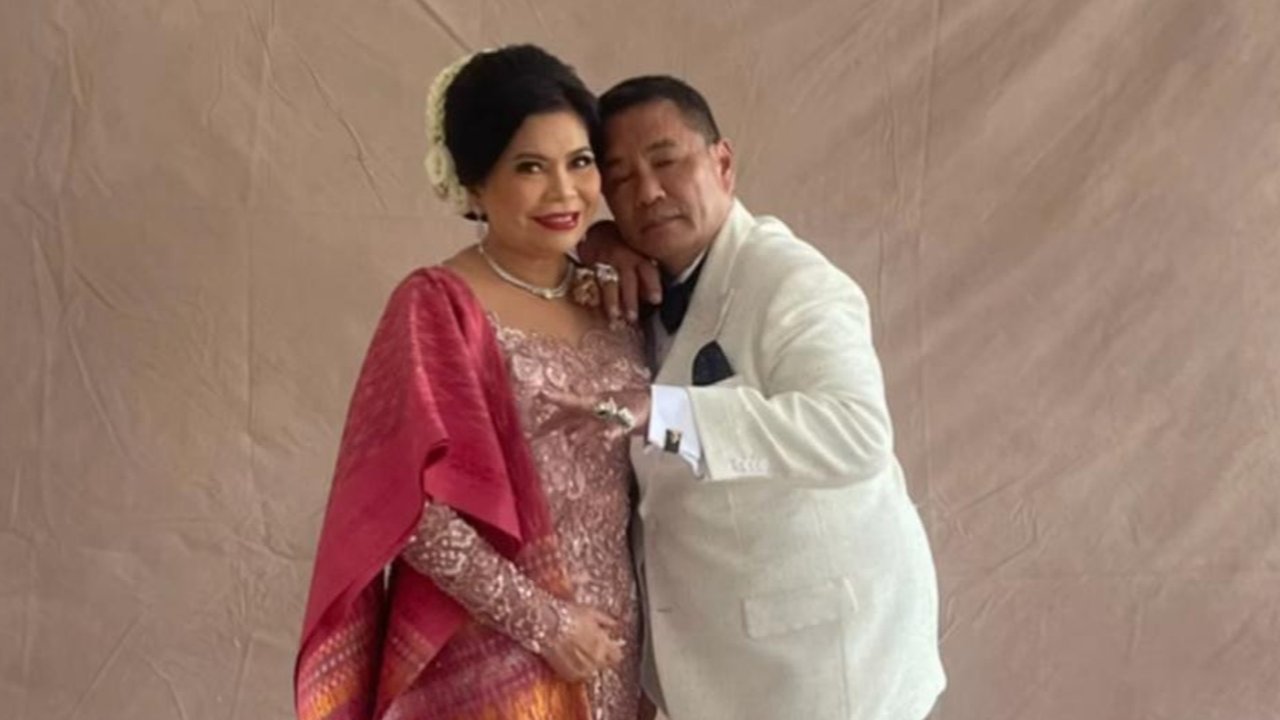 Penampilan Hotman Paris dan Istri di Pernikahan Frank Hutapea, Simbol Kelas dan Kemewahan