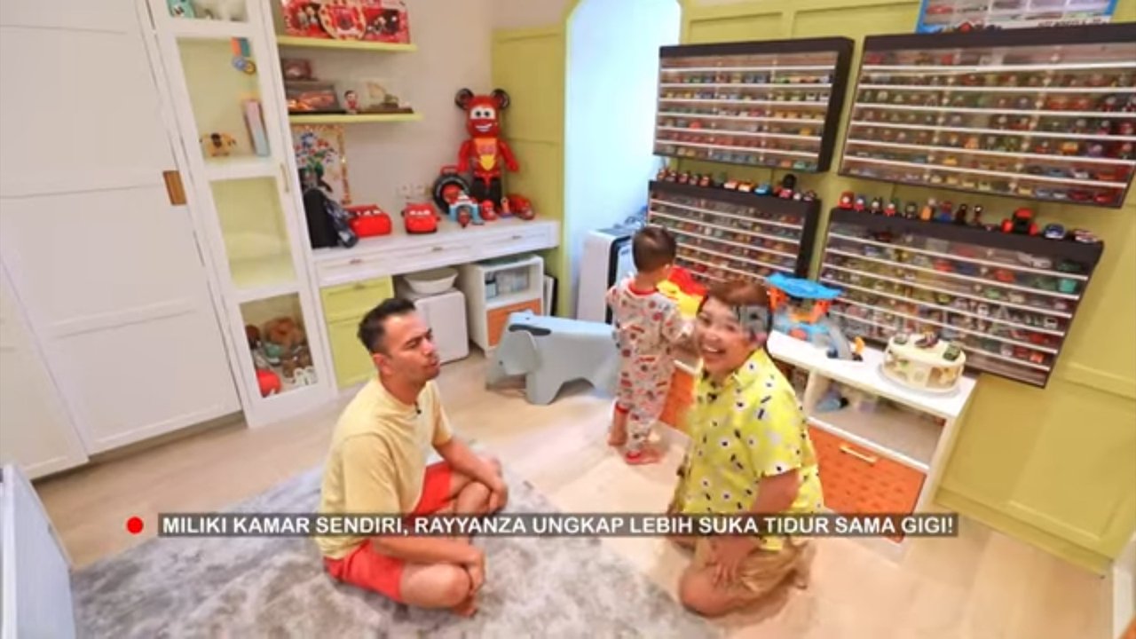 Potret Terbaru Kamar Rayyanza Dipenuhi Koleksi Mobil-mobilan Tertata Rapih & Ada Mainan Seharga Rp15 Juta