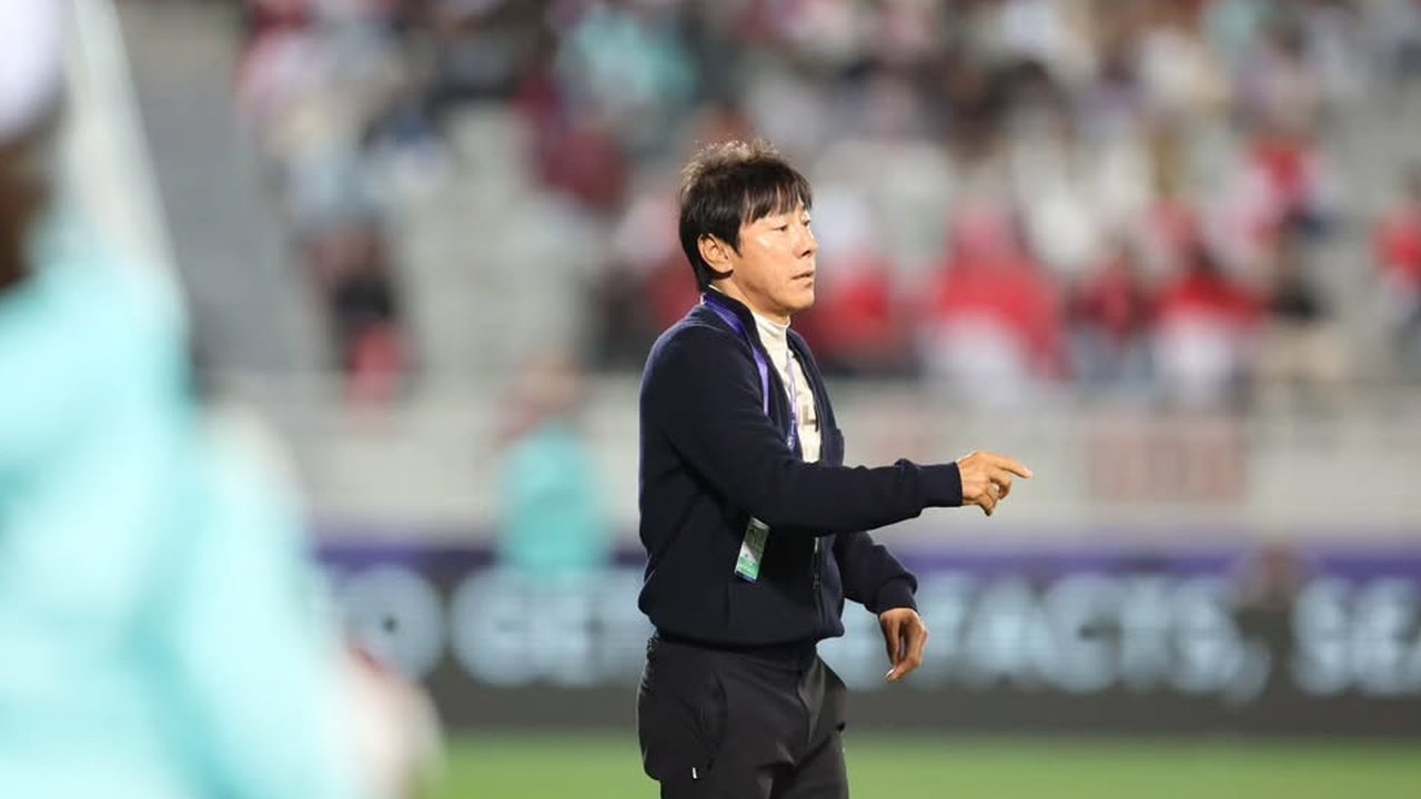 Kini, momen-momen itu hanya tinggal kenangan Shin Tae Yong bersama Timnas Indonesia. Pemecatannya menjadi babak akhir yang meninggalkan banyak cerita bagi para pecinta sepak bola Tanah Air. Sosoknya yang penuh semangat akan selalu diingat, meski kini Timnas Indonesia harus melangkah ke era baru tanpa dirinya. . (Liputan6.com/IG/@shintaeyong7777)