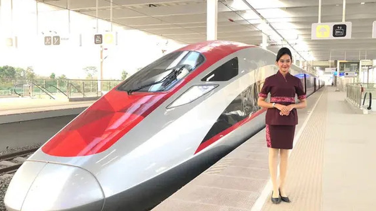Harga tiket Kereta Cepat Jakarta-Bandung WHOOSH dikabarkan akan dijual Rp 250 Ribu (dok: Tira)