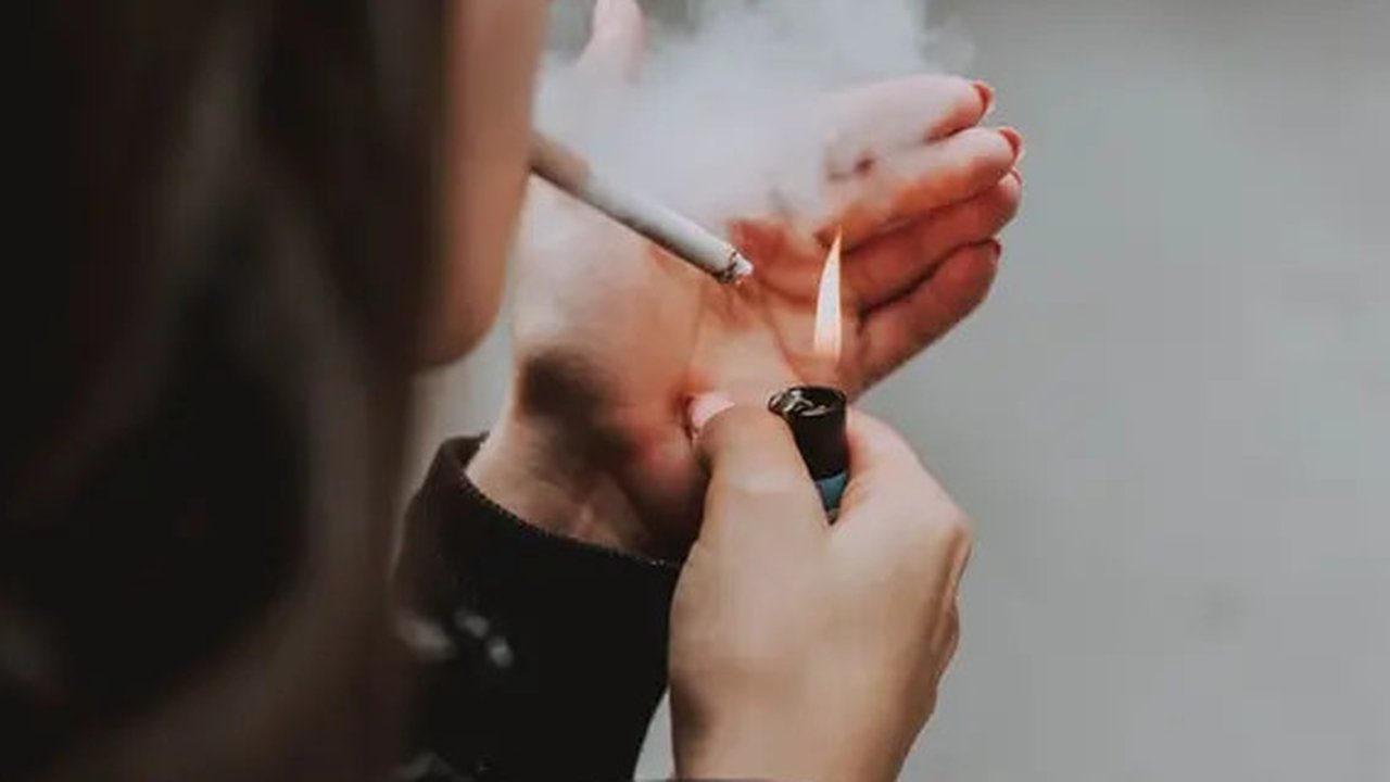 Ilustrasi Merokok Credit: unsplash.com/Fotografiere