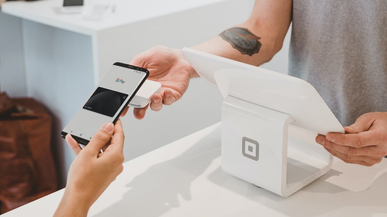 Ilustrasi bank digital. Clay Banks/Unsplash