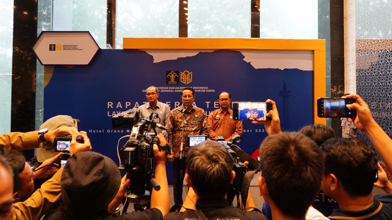 Menteri Hukum (Menkum) Supratman Andi Agtas  di Kantor Kementerian Hukum, Kuningan, Jakarta Selatan, Senin (23/12/2024). (Foto: Liputan6.com/Nanda Perdana Putra).