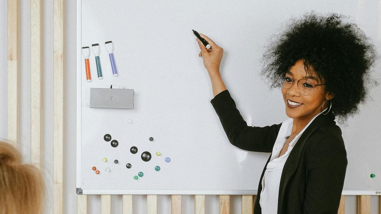 Kata-Kata Lucu Penutup Presentasi yang Bakal Memecah Ketegangan, Dijamin Bikin Ngakak