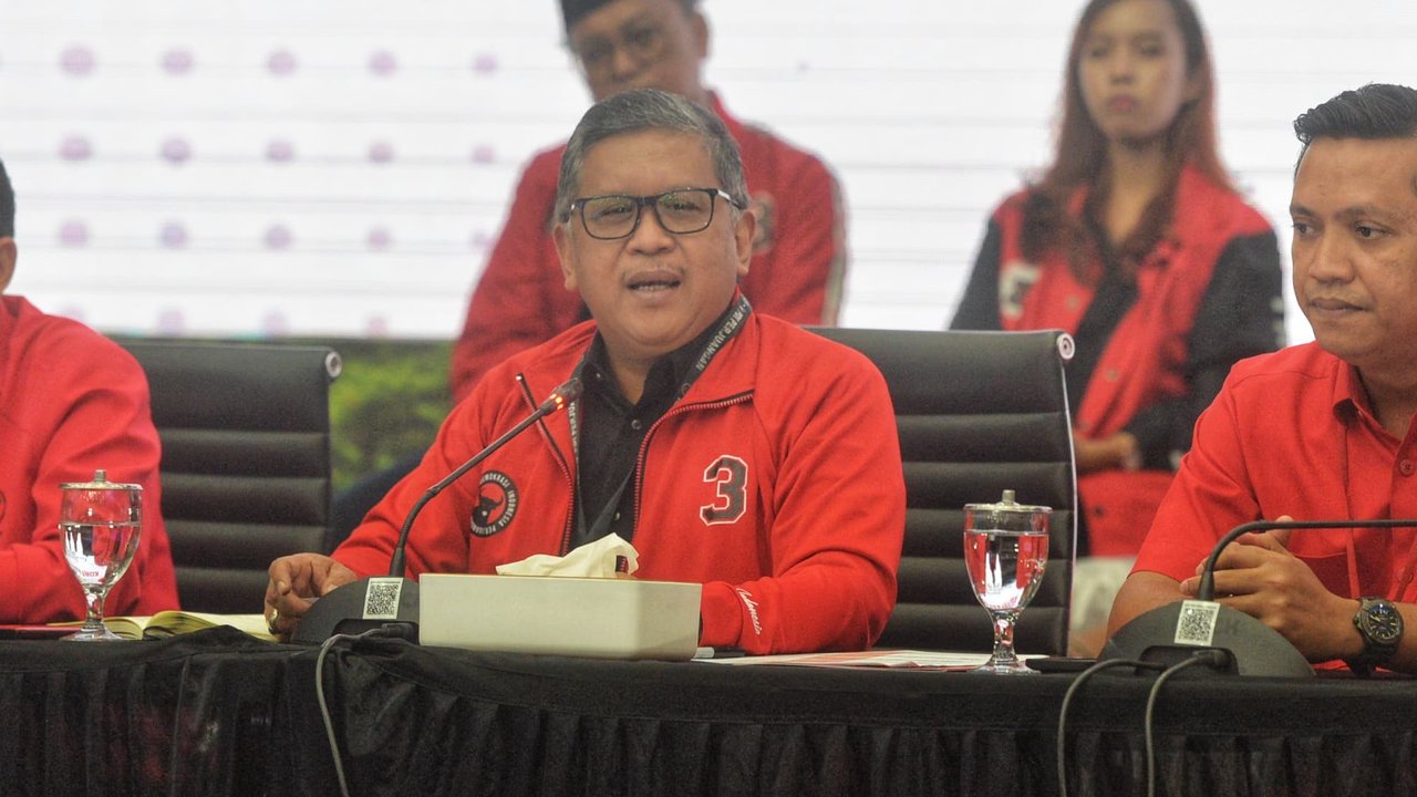 Sekretaris Jenderal DPP PDI Perjuangan (PDIP) Hasto Kristiyanto saat saat konferensi pers terkait Pilkada serentak 2024 di Kantor DPP PDIP, Jalan Diponegoro, Menteng, Jakarta, Minggu (1/12/2024). (Dok. Istimewa)