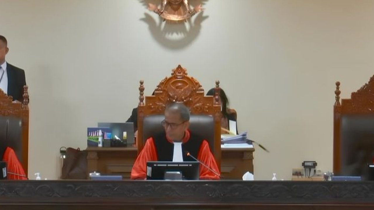 <p>Tim pemenangan paslon nomor urut satu Imam-Ririn memberikan pernyataan kemenangan pada Pilkada Depok 2024 berdasarkan data internal PKS. (Liputan6.com/Dicky Agung Prihanto)</p>