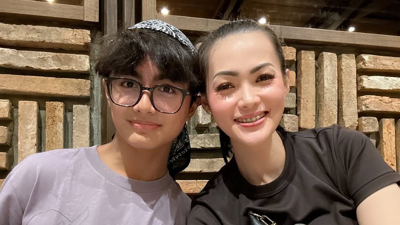 Potret Kebersamaan Christy Jusung Bareng Sang Anak, Netizen Salfok Mirip Banget sama Hengky Kurniawan
