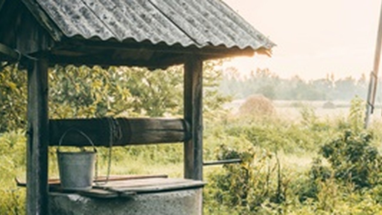 7 Arti Mimpi Menimba Air di Sumur, Bisa Jadi Peringatan Penting dalam Hidup