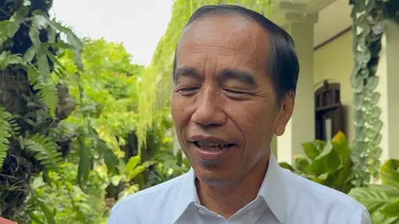 Seperti yang diketahui, Jokowi memang sudah tak lagi menjabat sebagai presiden. Ia pun kini banyak menghabiskan waktu di Solo - Jawa Tengah.