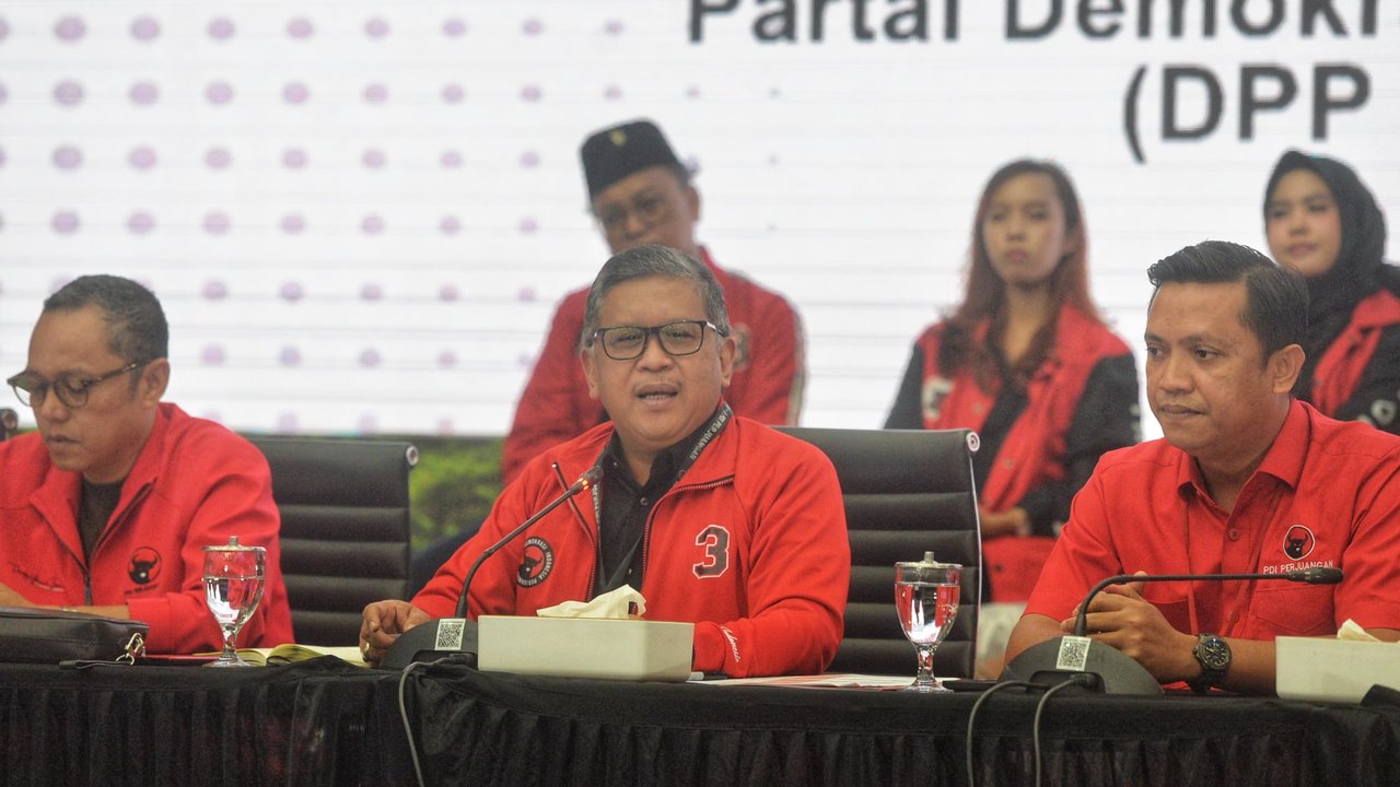 Sekretaris Jenderal DPP PDI Perjuangan (PDIP) Hasto Kristiyanto saat saat konferensi pers terkait Pilkada serentak 2024 di Kantor DPP PDIP, Jalan Diponegoro, Menteng, Jakarta, Minggu (1/12/2024). (Dok. Istimewa)