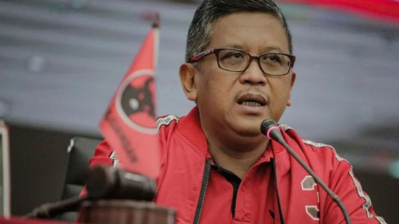 Sekretaris Jenderal DPP PDI Perjuangan (PDIP) Hasto Kristiyanto saat saat konferensi pers terkait Pilkada serentak 2024 di Kantor DPP PDIP, Jalan Diponegoro, Menteng, Jakarta, Minggu (1/12/2024). (Dok. Istimewa)