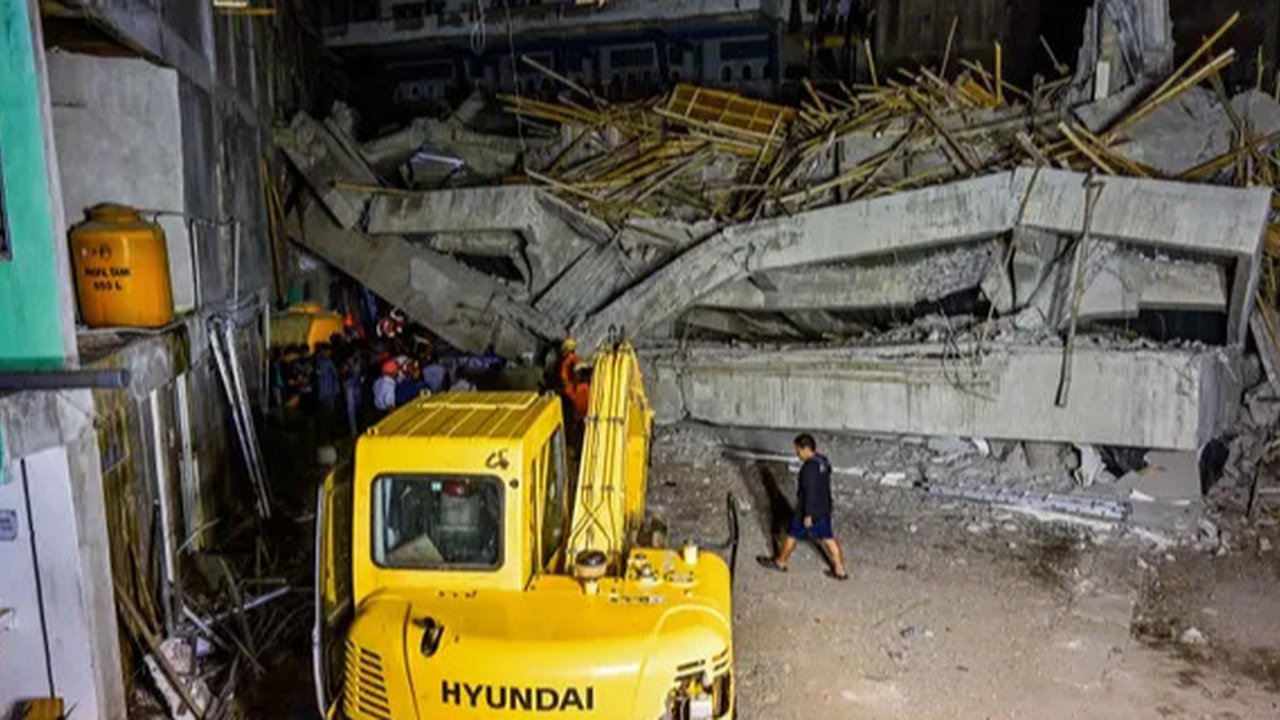 Bangunan empat lantai Pondok Pesanteren Al-Khoziny di Buduran, Sidoarjo, Jawa Timur, ambruk, Senin (29/9/2025). (Liputan6.com/Dian)