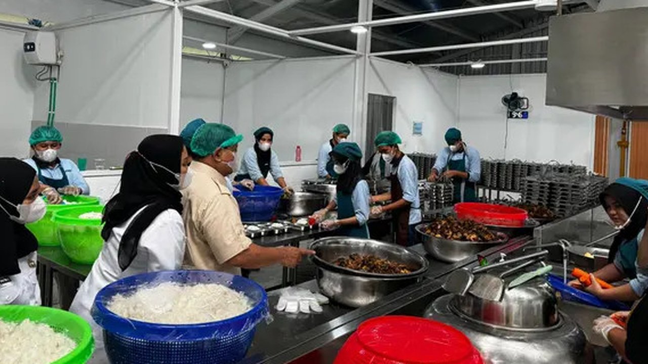 Prabowo Bakal Keluarkan Perpres Tata Kelola Makan Bergizi, Ini Bocoran Isinya