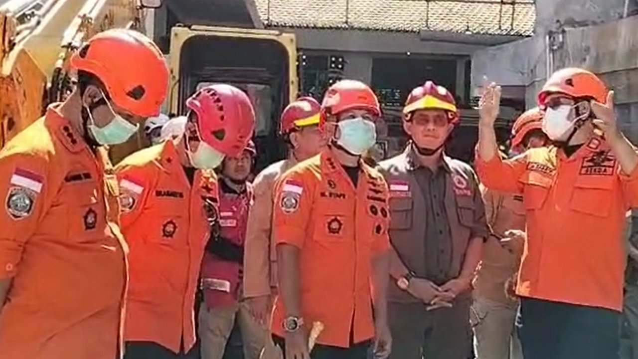 Petugas Kerahkan Drone Thermal dan Buat Gorong-gorong untuk Selamatkan Korban Reruntuhan Ponpes Al Khoziny