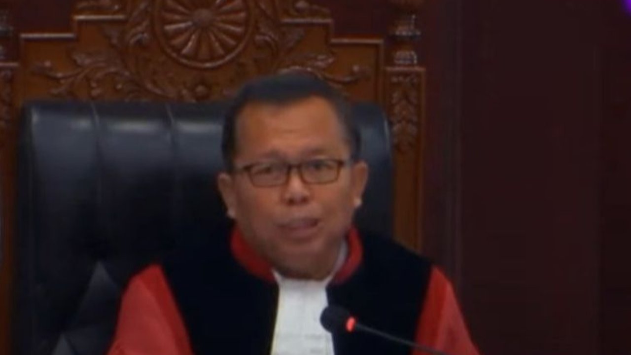 VIDEO: Garang Hakim MK Singgung Polemik Ijazah Jokowi & Gibran, Beri Nasihat Tajam di Sidang