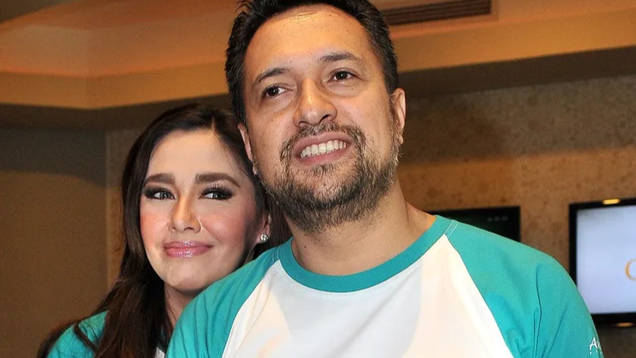 Nia sihasale zulkarnaen_dan ari sihasale_jumpa pers film seputih cinta melati_epicentrum xxi_kuninga