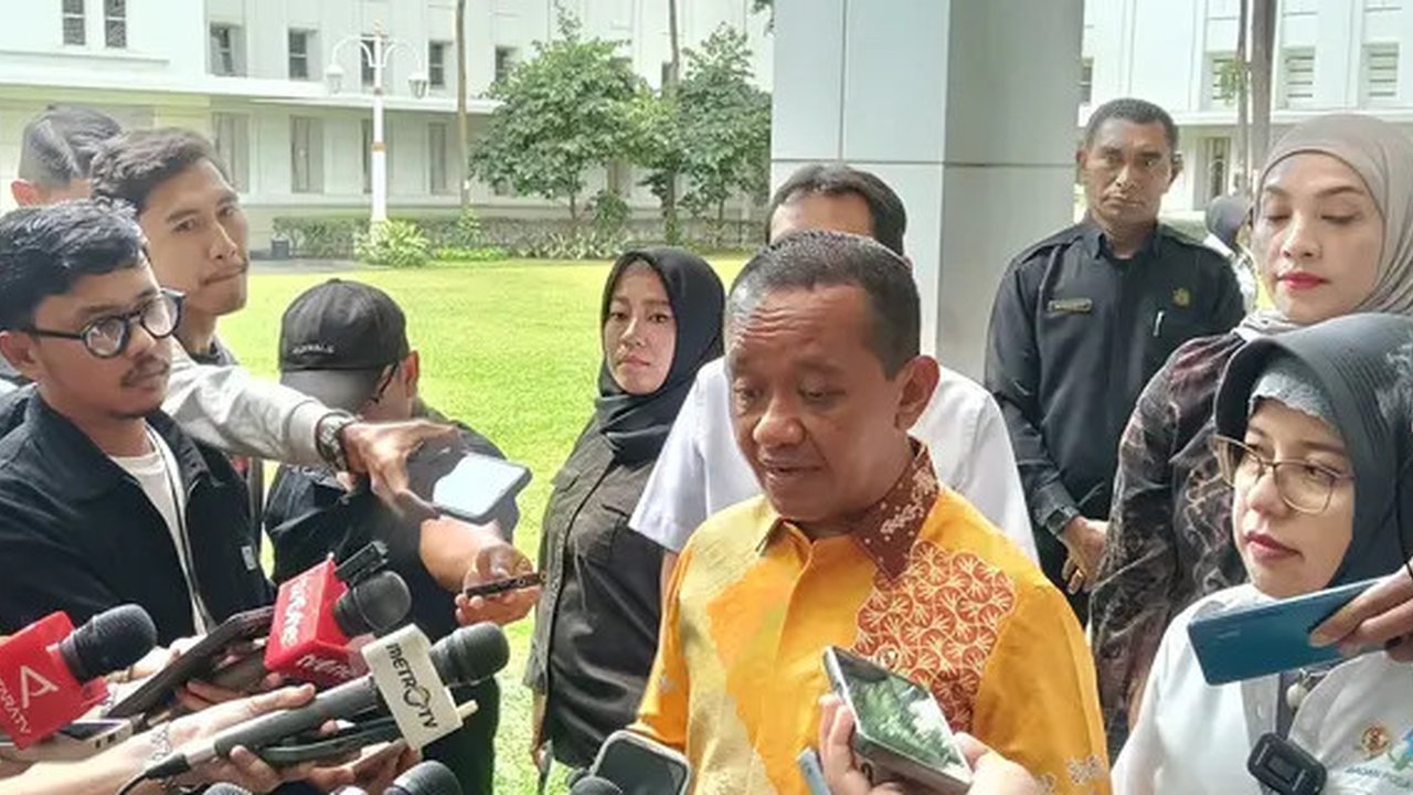 Bahlil Ajak Warga Kerja di Sumur Rakyat, Pendapatan Rp14 Juta Sebulan dan Lebih Besar dari Gaji PNS
