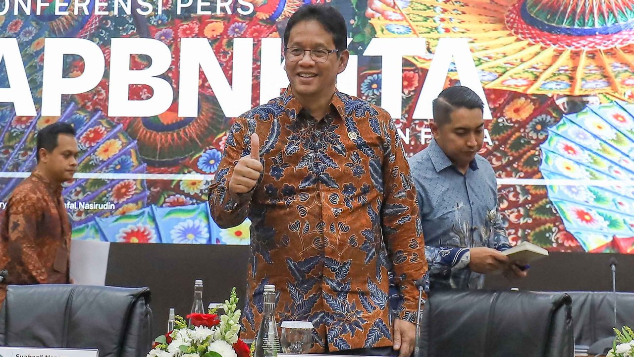 Menteri Keuangan (Menkeu) Purbaya Yudhi Sadewa saat membeberkan kinerja Pendapatan dan Belanja Negara (APBN) per September 2025 di Kementerian Keuangan, Jakarta, Selasa (14/10/2025).