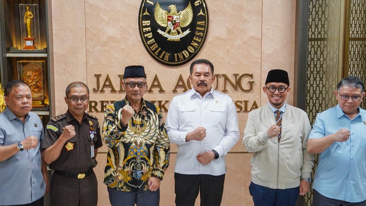 Menteri Haji dan Umroh Temui Jaksa Agung