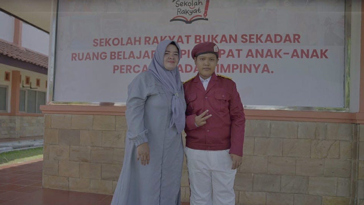 Berjuang Sendirian, Ramah Lega Anaknya Bisa Sekolah Gratis dan Dapat Bantuan