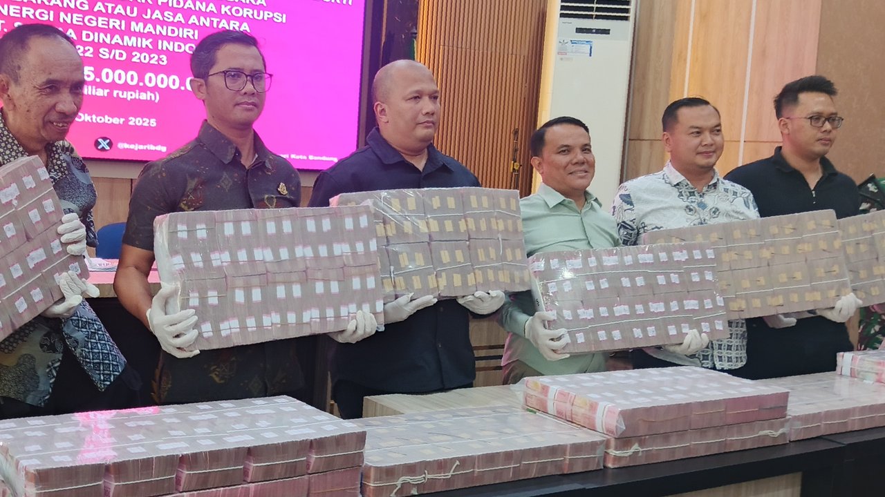 Kasus Korupsi Barang dan Jasa Libatkan Anak Usaha BUMD Jabar, Jaksa Kembalikan Rp15 Miliar ke Negara