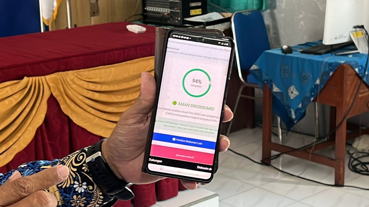 Cerdas dan Peduli, Guru SMAN 2 Karanganyar Ciptakan Aplikasi Pendeteksi Makan Bergizi Gratis