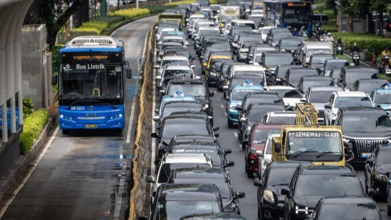 Ada Demo di Tendean, Transjakarta Koridor 9 dan 13 Alami Keterlambatan