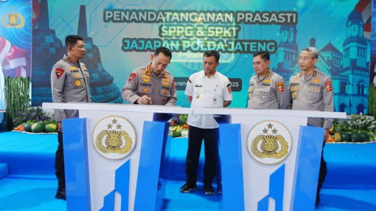 Kapolri Listyo Sigit Resmikan 35 SPKT Polres di Jateng