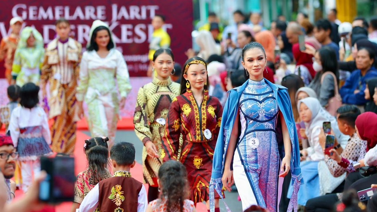 Fashion Lorong Bambu Jadi Pembuka Banyuwangi Batik Festival 2025