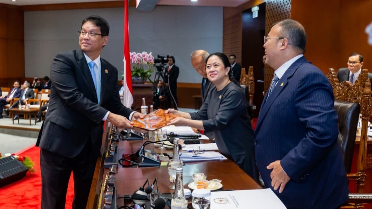 Puan Laporkan Setahun Kinerja, DPR Sahkan 16 UU dan Terima Ribuan Aduan Warga