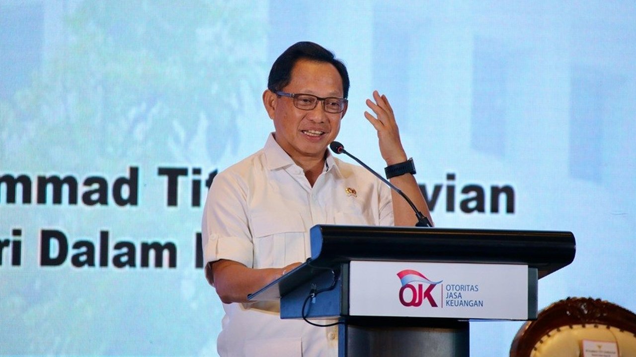 Mendagri Muhammad Tito Karnavian menjadi narasumber Program Pembekalan Calon Kepala Kantor Otoritas Jasa Keuangan (OJK) Angkatan 2 Tahun 2025