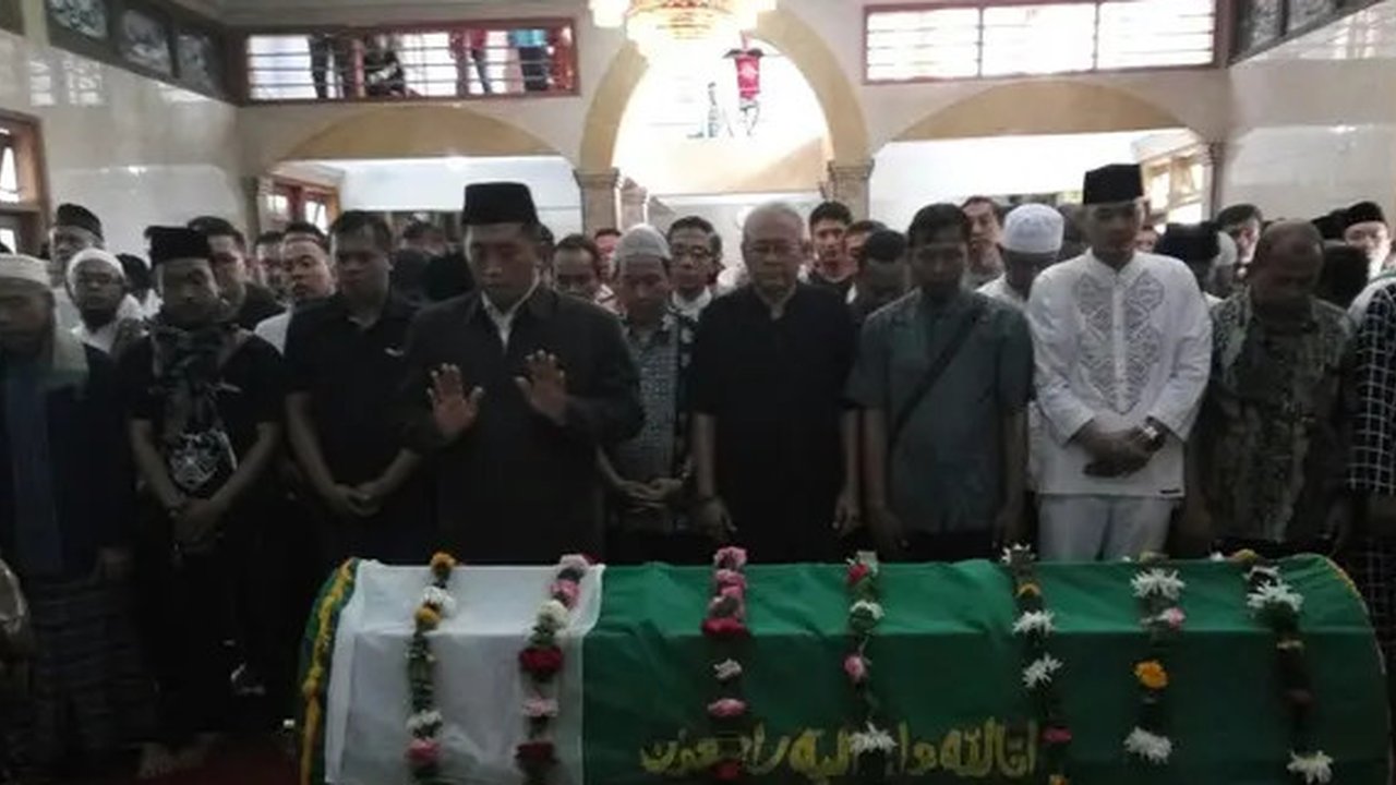 Oon Project Pop meninggal dunia pada Jum'at pagi, pukul 05.00 WIB. Jenazah Oon disemayamkan di rumahnya di Perumahan Kopo Elok, Jl.Bintang, Bandung, Jawa Barat usai dimandikan di Jumat pagi