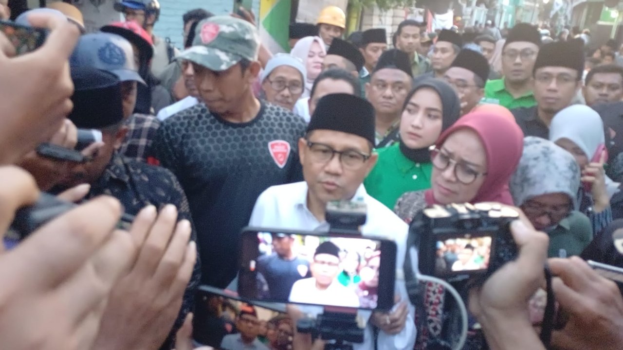 Sambangi Lokasi Runtuhnya Musala Ponpes Al Khoziny di Sidoarjo, Cak Imin Sampaikan Pesan Begini
