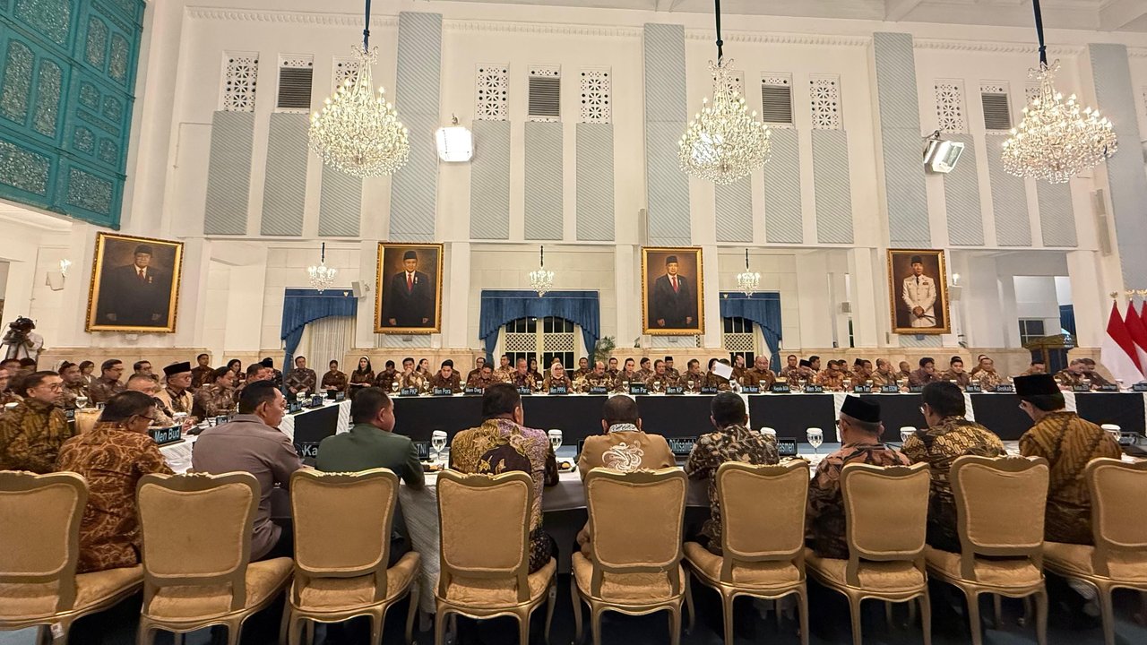 Bak Tim Sepak Bola, Prabowo: Saya Pelatih, Saudara Menteri-Wamen Pemain