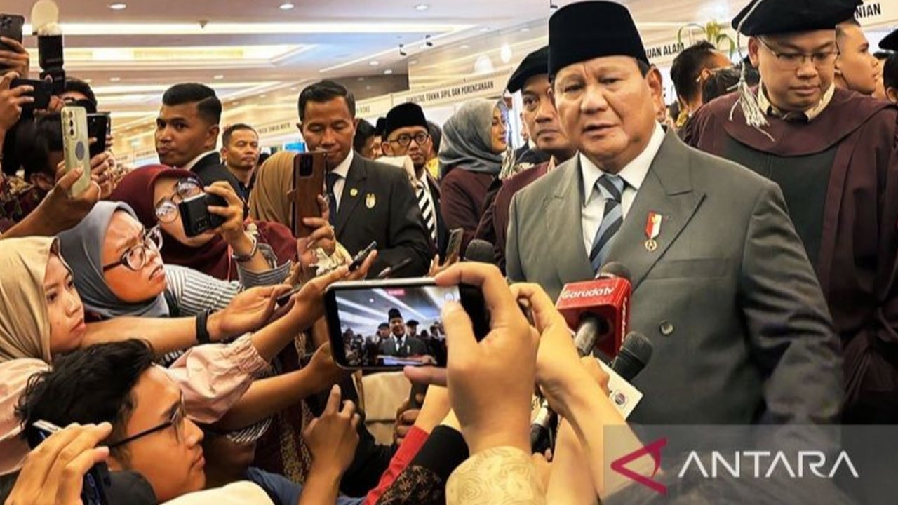 Presiden RI Prabowo Subianto dengan percaya diri menyatakan pemerintahannya telah capai janji kepada rakyat Indonesia dalam satu tahun. Simak detail lengkap klaim berani ini dan apa saja yang disoroti!