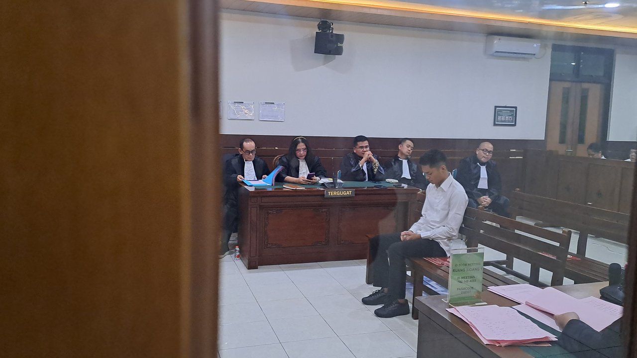 Tertunduk Lesu, Pengemudi BMW Penabrak Mahasiswa UGM hingga Meninggal Dunia Dituntut 2 Tahun Penjara
