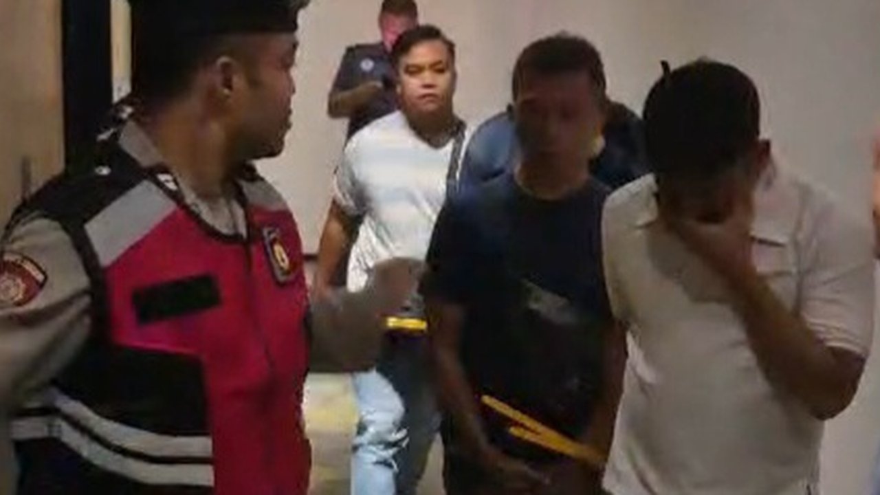 Pesta Seks Sesama Jenis di Hotel Surabaya Digerebek Polisi, 34 Pria Ditangkap