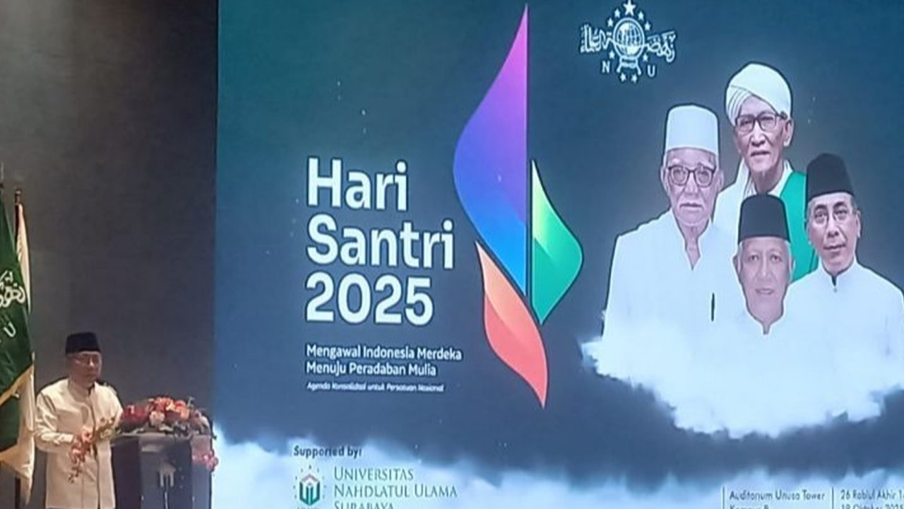 Ketua Umum PBNU Gus Yahya Cholil Staquf menegaskan Hari Santri Nasional ke-10 sebagai momentum konsolidasi persatuan bangsa. Apa pesan pentingnya?