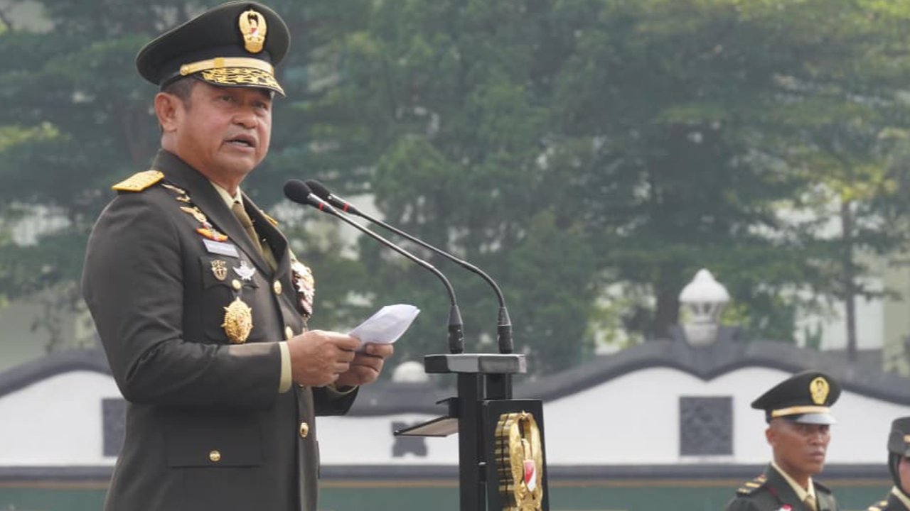 Kasad Jenderal Maruli Simanjuntak melantik 1.268 Perwira Remaja TNI AD di Lapangan Krida Wiradhika, Secapaad Bandung, Selasa (21/10/2025).