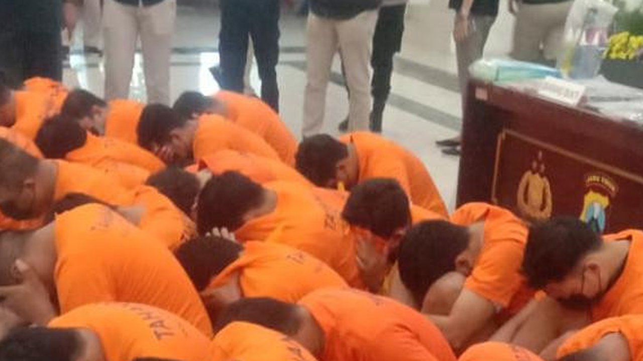 34 tersangka pesta gay di Surabaya. (Liputan6.com/Dian Kurniawan)