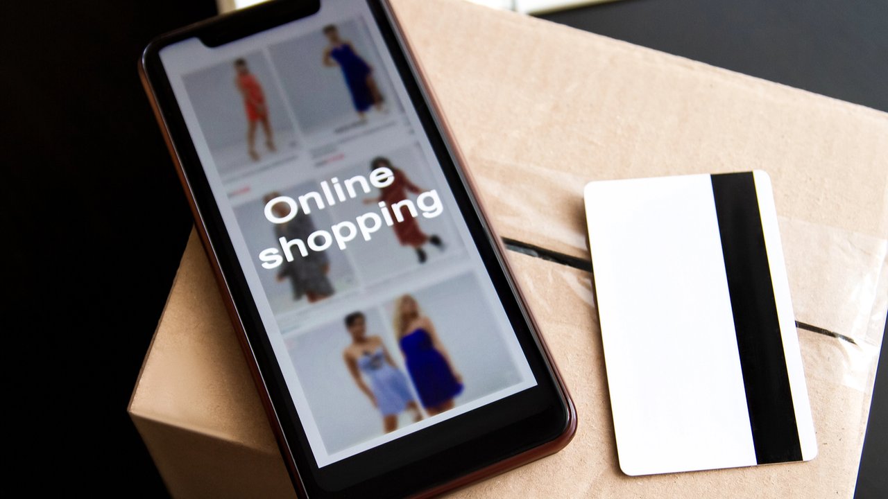 Ilustrasi belanja online.