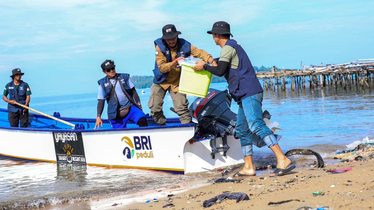 BRI Peduli Salurkan Perahu Literasi, Dorong Peningkatan Kualitas Pendidikan di Wilayah Pesisir Tolitoli