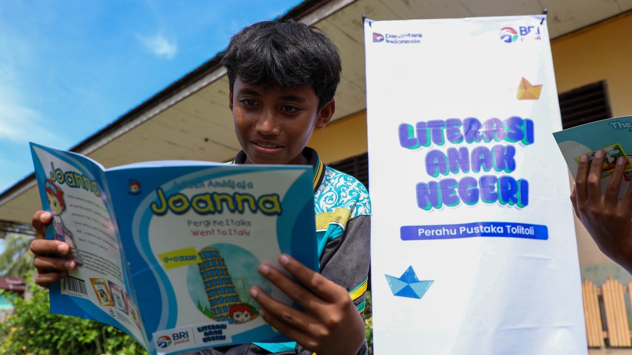 Perahu Literasi BRI Peduli Hidupkan Semangat Belajar Anak-Anak Pesisir Tolitoli