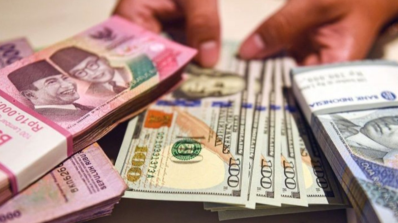 Rupiah Melemah ke Rp16.621, Dipengaruhi Sentimen Perdagangan AS–China