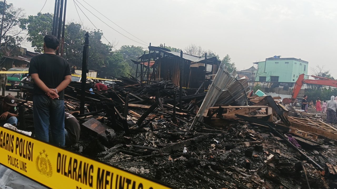 Belasan Kios Kayu di Pasirkoja Bandung Terbakar, Rumah Warga Ikut Ludes Dilahap Api