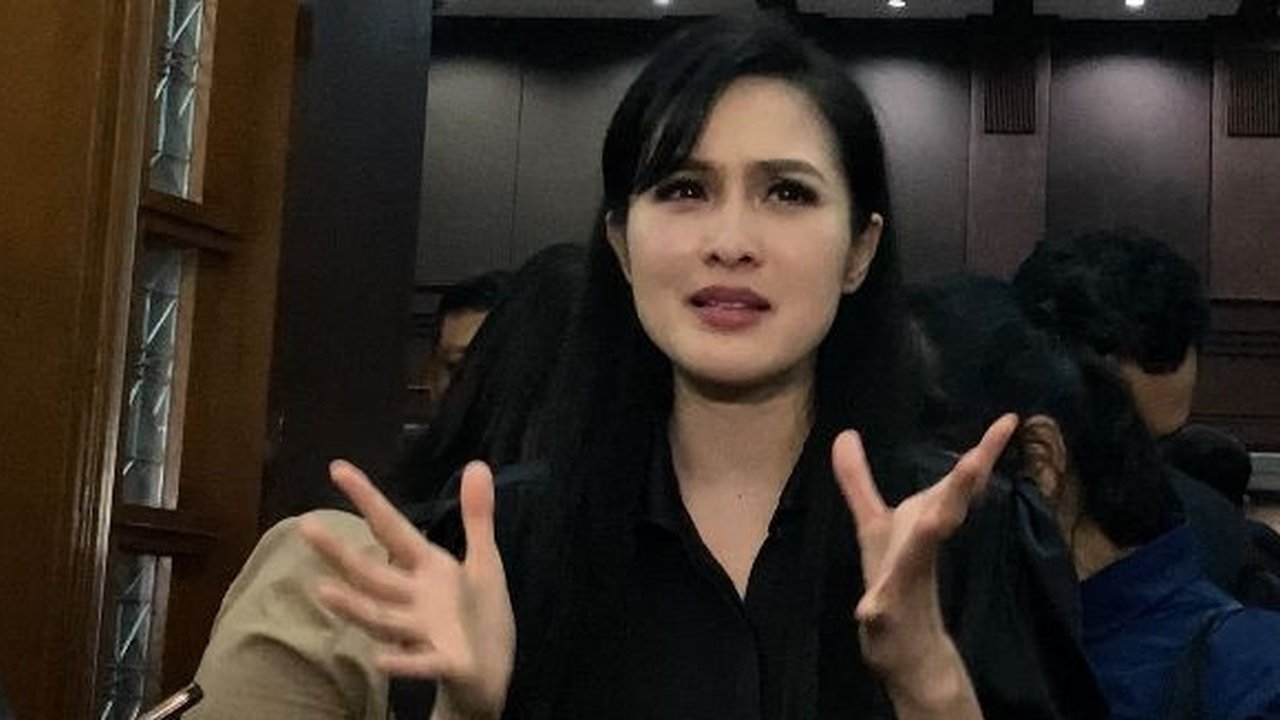 Sebelumnya di persidangan, Sandra dan Harvey mengaku sudah tidak punya uang lagi. Sandra pun sedih semua tas-tas mahal dan asetnya disita, padahal sudah melakukan perjanjian pisah harta.